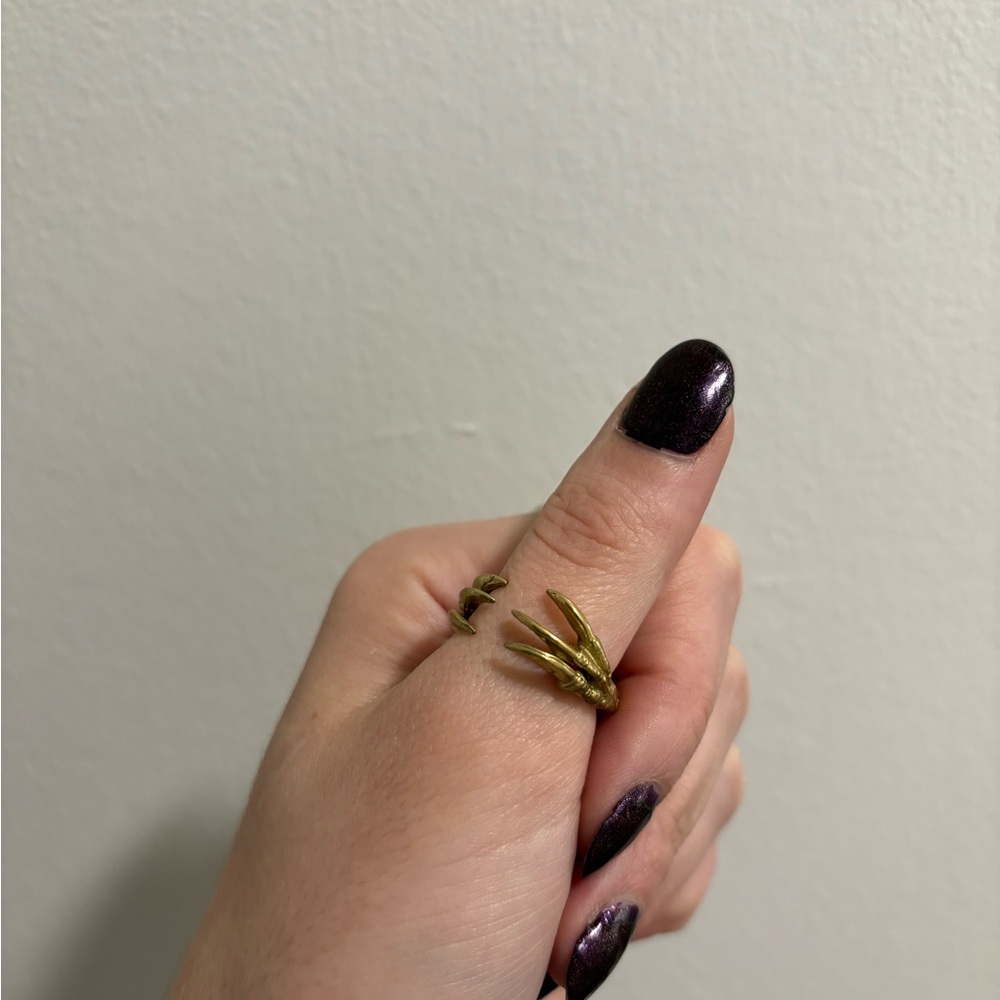 Verameat Dino Claw Ring